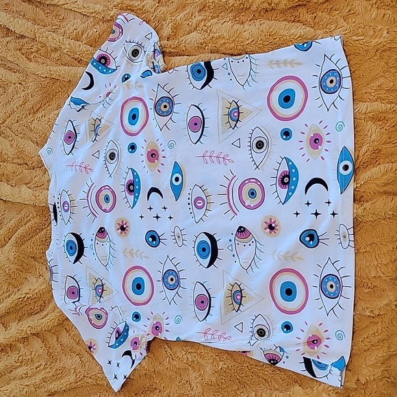 Shein T-Shirt - Picture 2 of 7